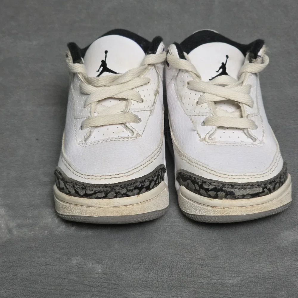 Jordan Baby Boy's 3 Retro (Infant/Toddler) White/Black/Dark‎ Iris/Cement Grey 6C